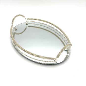 Padėklas su veidrodiniu pagrindu ir metalinėmis rankenomis