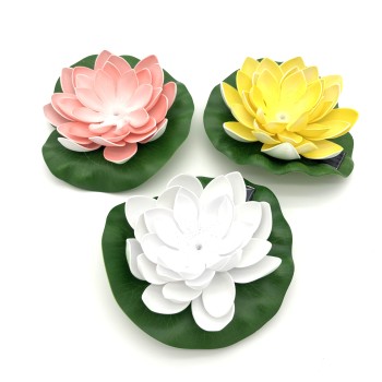 Saulės energija maitinama plaukiojanti vandens lelija su LED apšvietimu IP65