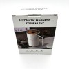 Automatinis magnetinis maišantis termo puodelis kavai, arbatai ir kitiems gėrimams su rankena ir temperatūros ekranu, baltas, 300 ml