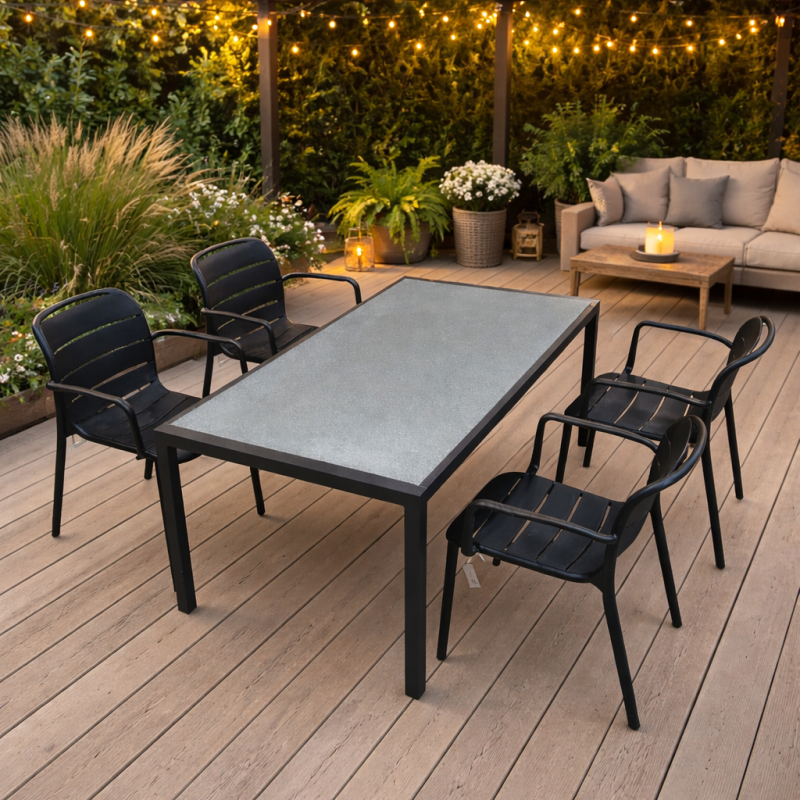 Lauko stalas su kėdėmis 145×75×68 cm, aliuminio rėmas, akmens masės stalviršis, juodos plastikinės kėdės