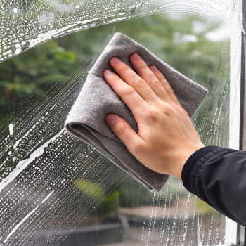 Langų valymo mikropluošto servetėlė, pilka, daugkartinė, be dryžių