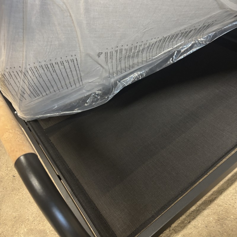 Lauko baldų komplektas su aliuminio rėmu, sofa ir 2 kėdėmis, minkštos pagalvės, modernus dizainas Lauko baldų komplektas su aliuminio rėmu, sofa ir 2 kėdėmis, minkštos pagalvės, modernus dizainas