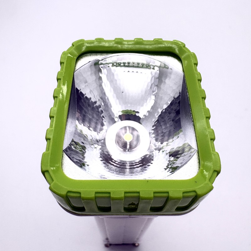 Įkraunamas LED prožektorius su saulės baterija BEJ-404, 600 mAh, 110–220 V Įkraunamas LED prožektorius su saulės baterija BEJ-404, 600 mAh, 110–220 V